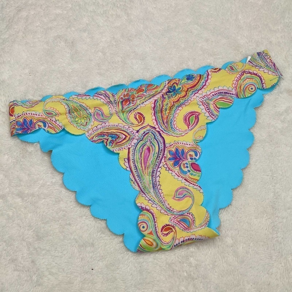 NWOT PilyQ Baha reversible scalloped full bottom